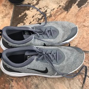 Nike Flex Experience 8